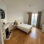 Bel Appartement A Paris
